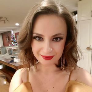 Meet your Posher, Edlira